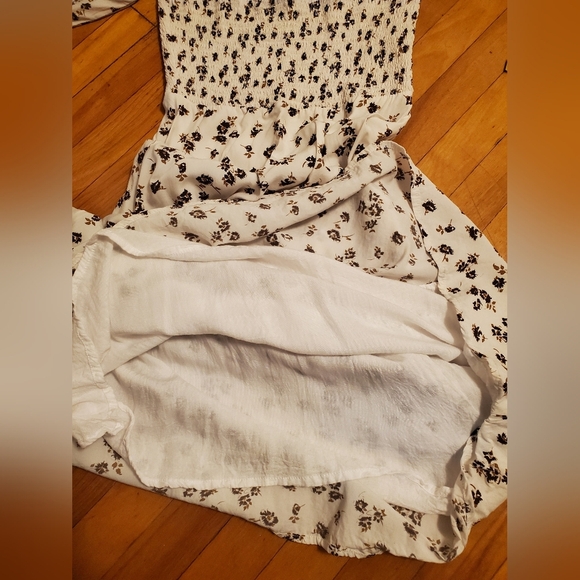 Faithfull the Brand Paola Floral-Print Shirred Midi Dress. White, brown. Boho. S - Picture 9 of 14